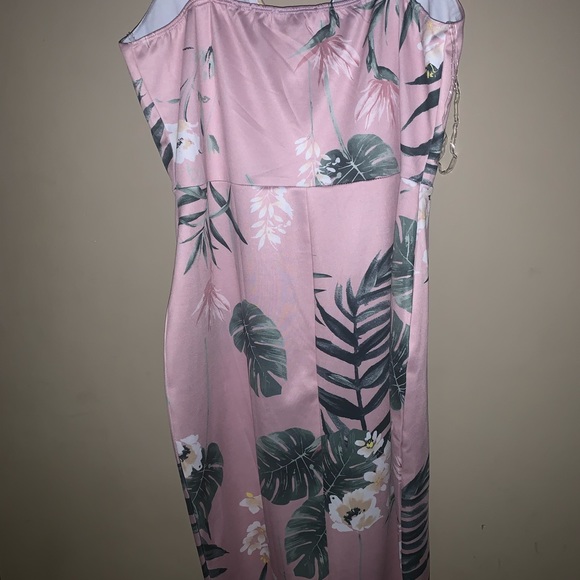 ❗️SOLD❗️Fashion to Figure Floral dress - Picture 3 of 6